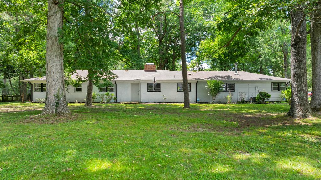 1003 Pickett Dr, Tullahoma, TN 37388