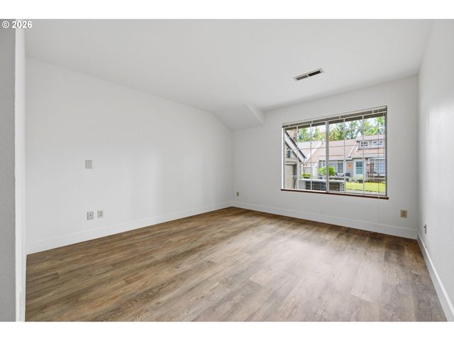 13775 Sw SCHOLLS FERRY Rd 7, Beaverton, OR 97008