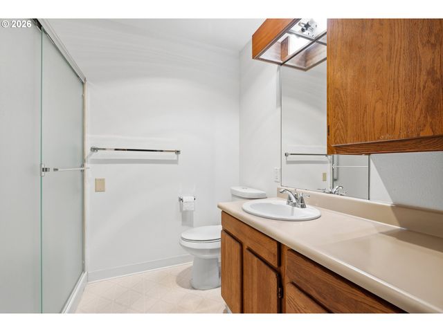 13775 Sw SCHOLLS FERRY Rd 7, Beaverton, OR 97008
