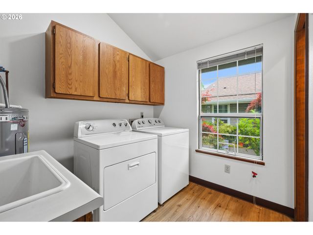 13775 Sw SCHOLLS FERRY Rd 7, Beaverton, OR 97008