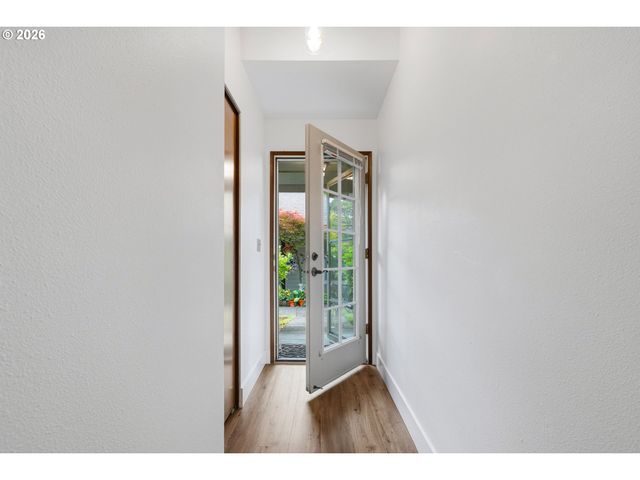 13775 Sw SCHOLLS FERRY Rd 7, Beaverton, OR 97008