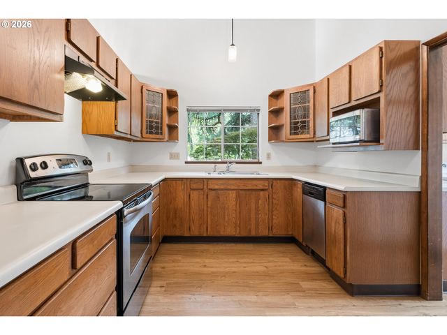 13775 Sw SCHOLLS FERRY Rd 7, Beaverton, OR 97008