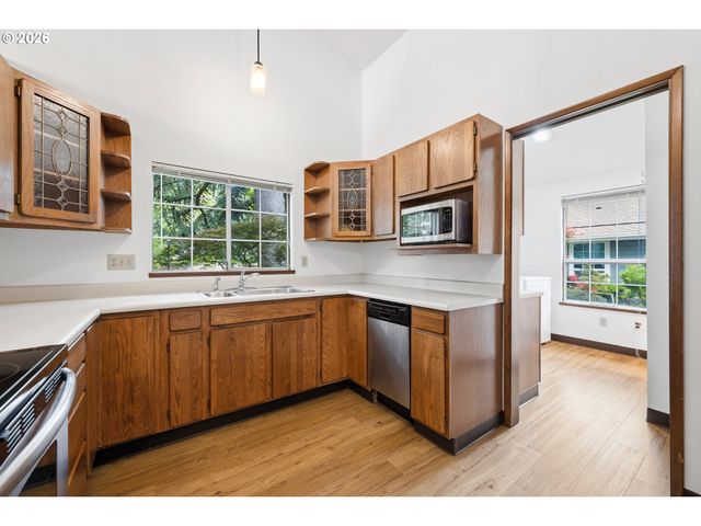 13775 Sw SCHOLLS FERRY Rd 7, Beaverton, OR 97008