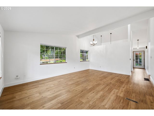 13775 Sw SCHOLLS FERRY Rd 7, Beaverton, OR 97008