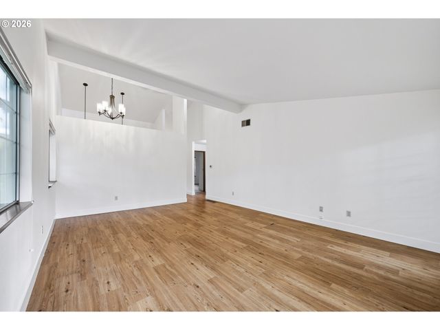 13775 Sw SCHOLLS FERRY Rd 7, Beaverton, OR 97008