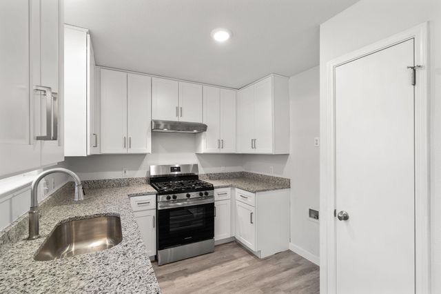 611 Clearcreek DR, Leander, TX 78641