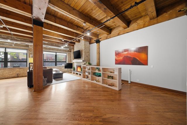 1728 N Damen Avenue 106, Chicago, IL 60647