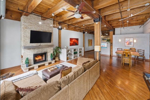 1728 N Damen Avenue 106, Chicago, IL 60647