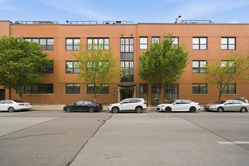 1728 N Damen Avenue 106, Chicago, IL 60647