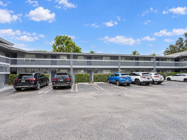 8982 W Sample Rd 204, Coral Springs, FL 33065
