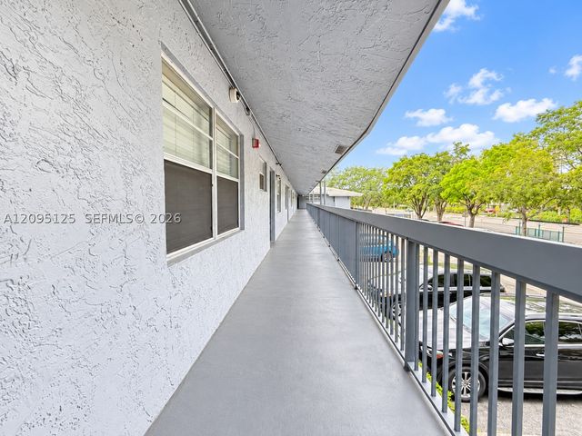 8982 W Sample Rd 204, Coral Springs, FL 33065