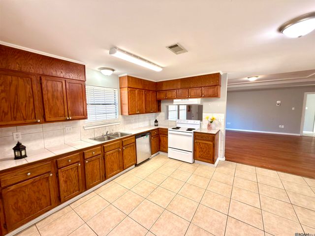 412 Summers St, Denham Springs, LA 70726