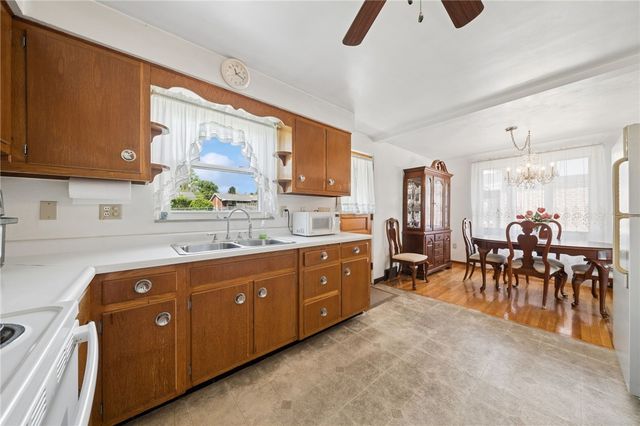 324 Grove Dr, Lower Burrell, PA 15068