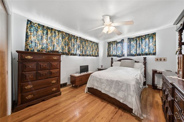 324 Grove Dr, Lower Burrell, PA 15068
