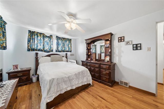 324 Grove Dr, Lower Burrell, PA 15068