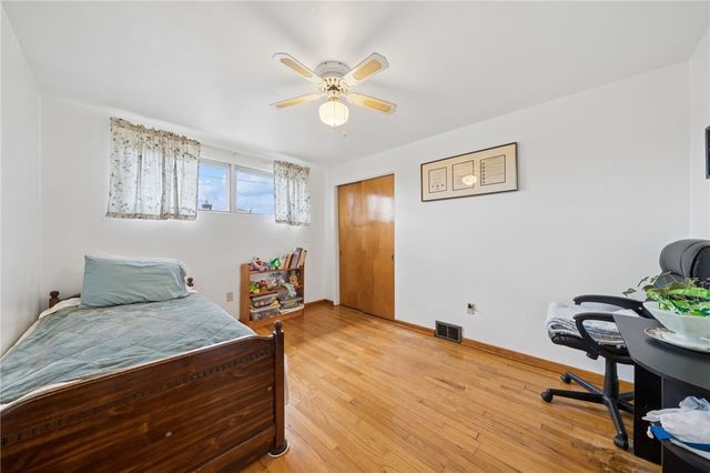 324 Grove Dr, Lower Burrell, PA 15068