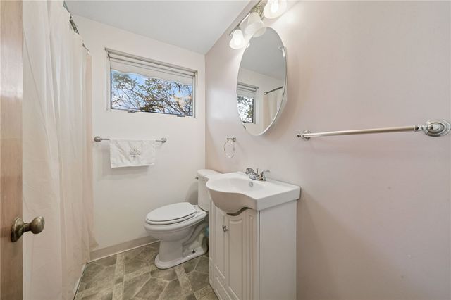 324 Grove Dr, Lower Burrell, PA 15068