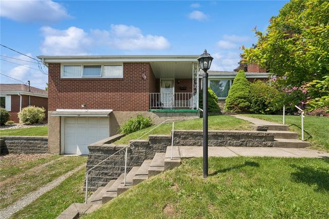 324 Grove Dr, Lower Burrell, PA 15068