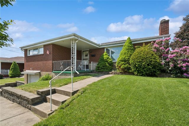 324 Grove Dr, Lower Burrell, PA 15068
