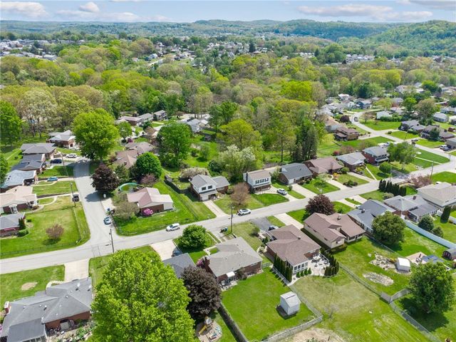 324 Grove Dr, Lower Burrell, PA 15068