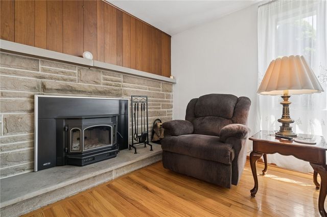 324 Grove Dr, Lower Burrell, PA 15068