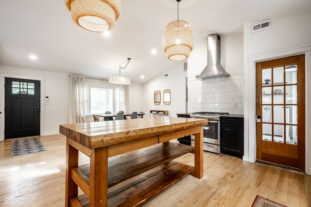 2460 E 99th Street, Carmel, IN 46280