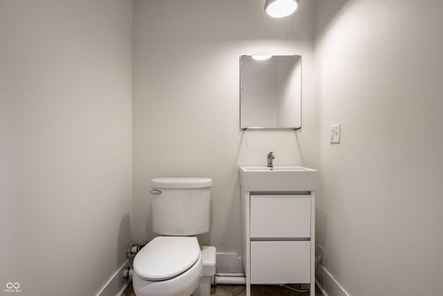 2460 E 99th Street, Carmel, IN 46280
