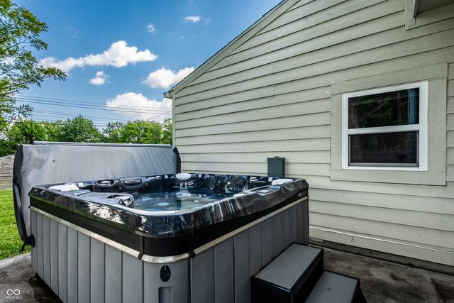 2460 E 99th Street, Carmel, IN 46280