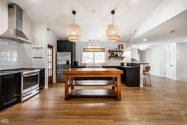 2460 E 99th Street, Carmel, IN 46280