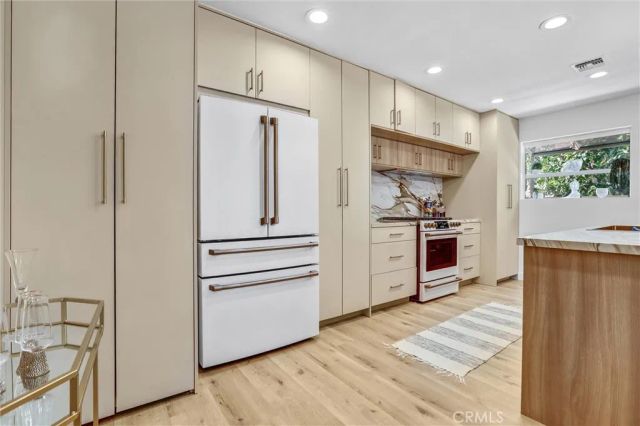 21701 Costanso Street, Woodland Hills, CA 91364