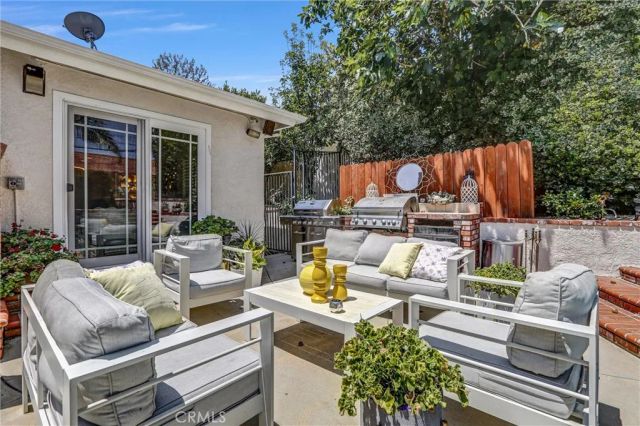 21701 Costanso Street, Woodland Hills, CA 91364