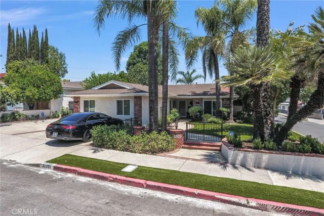 21701 Costanso Street, Woodland Hills, CA 91364