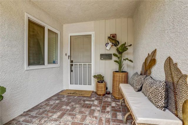 21701 Costanso Street, Woodland Hills, CA 91364