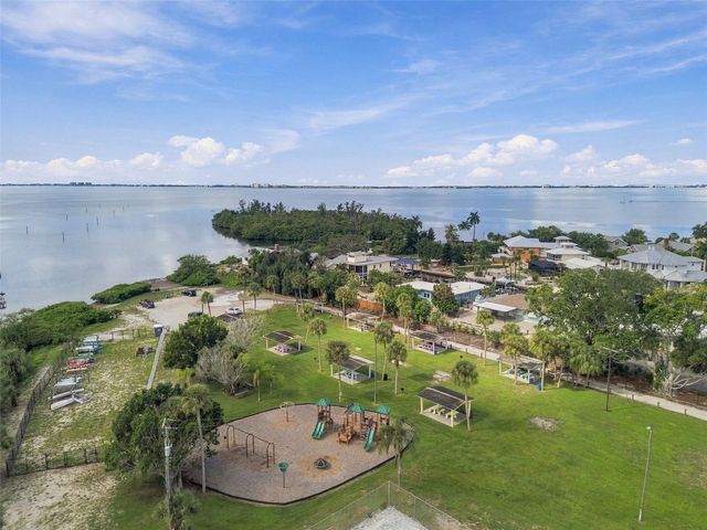 2315 AMHERST AVENUE, Bradenton, FL 34207