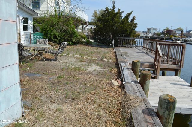 22 N Captains Drive, Little Egg Harbor, NJ 08087