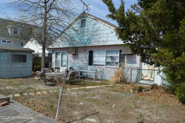 22 N Captains Drive, Little Egg Harbor, NJ 08087