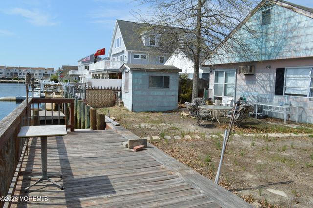 22 N Captains Drive, Little Egg Harbor, NJ 08087