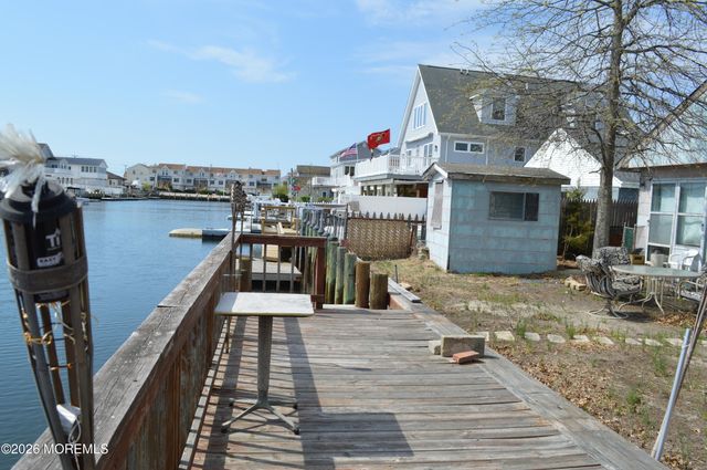 22 N Captains Drive, Little Egg Harbor, NJ 08087