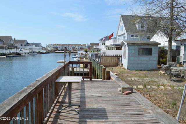 22 N Captains Drive, Little Egg Harbor, NJ 08087