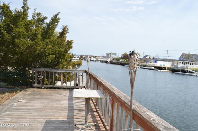 22 N Captains Drive, Little Egg Harbor, NJ 08087