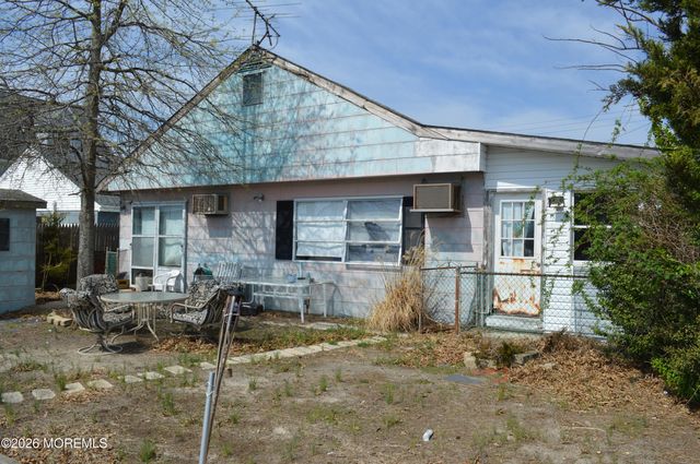 22 N Captains Drive, Little Egg Harbor, NJ 08087