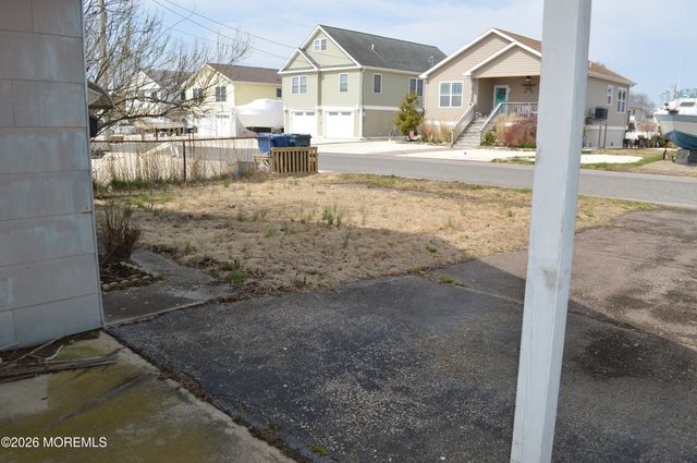 22 N Captains Drive, Little Egg Harbor, NJ 08087
