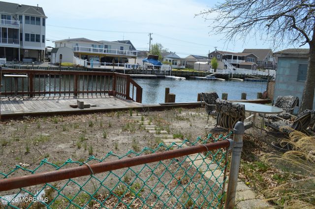 22 N Captains Drive, Little Egg Harbor, NJ 08087
