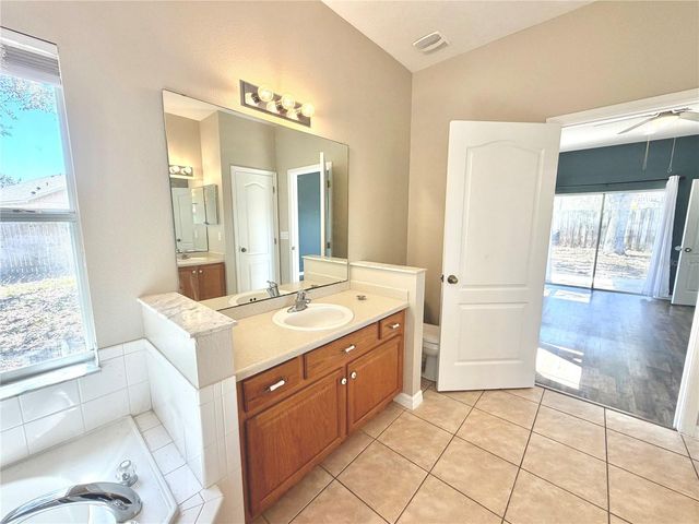 1044 LONGVILLE CIRCLE, Tavares, FL 32778