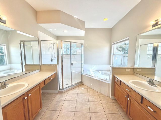 1044 LONGVILLE CIRCLE, Tavares, FL 32778