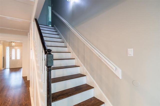 5607 Court Of York, Houston, TX 77069