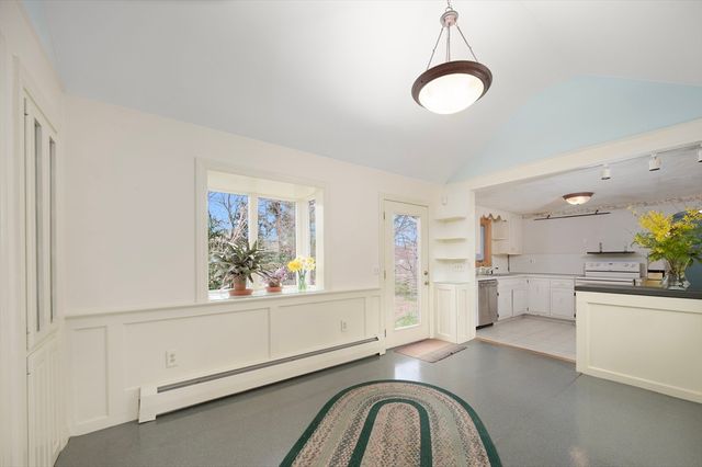 210 Pleasant St, Seekonk, MA 02771