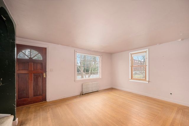 210 Pleasant St, Seekonk, MA 02771