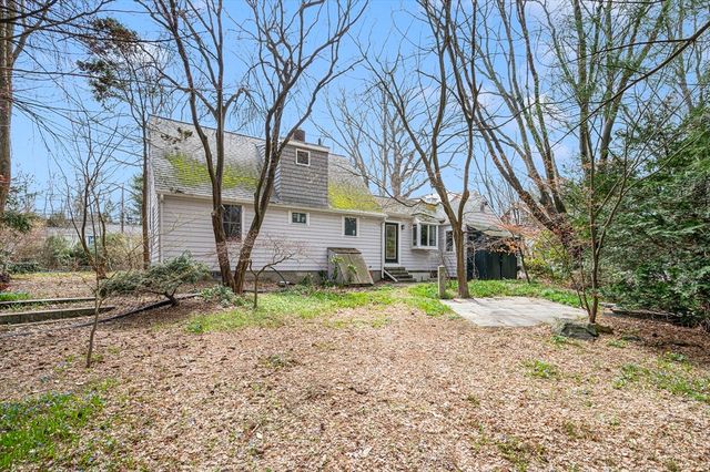 210 Pleasant St, Seekonk, MA 02771