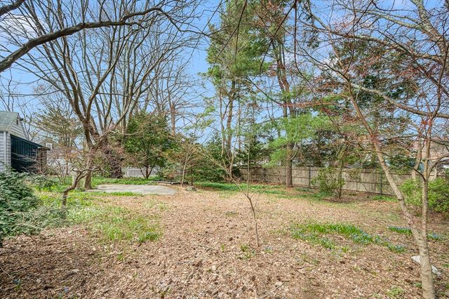210 Pleasant St, Seekonk, MA 02771
